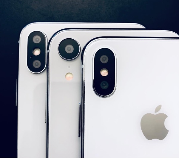 애플의 2018 신제품 발표를 이틀 앞두고 아이폰Xc,아이폰X플러스시리즈의 사진이 유출됐다. (사진=아이폰스러시아)