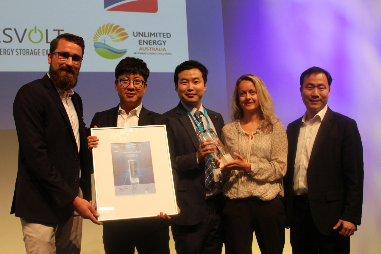 한화큐셀의 고효율 모듈 큐피크 듀오(Q.PEAK DUO)는 지난해 6월 독일 뮌헨에서 열린 유럽 최대 태양광 전시회 부대행사인 'Intersolar Award 2018(인터솔라 어워드)'에서 태양광 모듈 중 유일하게 본상을 수상했다.