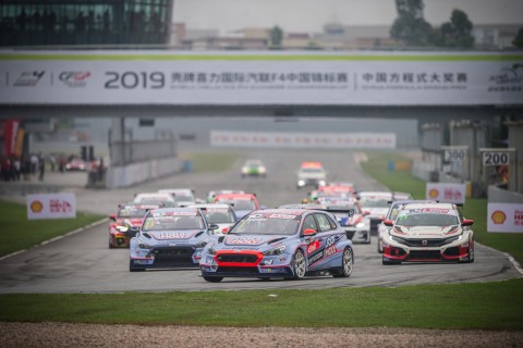 중국 주하이 인터내셔널 서킷에서 개최된 TCR 아시아 시리즈 두 번째 대회에서 i30 N TCR 등이 경주하고 있다. 사진=현대자동차 제공
