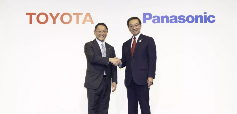 일본 도요타자동차와 파나소닉은 양사의 주택 관련 사업을 통합한다고 9일 발표했다.
