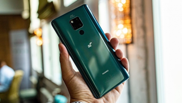 중국 최대 통신기기업체 화웨이가 16일 이 회사의 최초의 ‘5G’ 지원 스마트폰을 중국에서 출시했다.