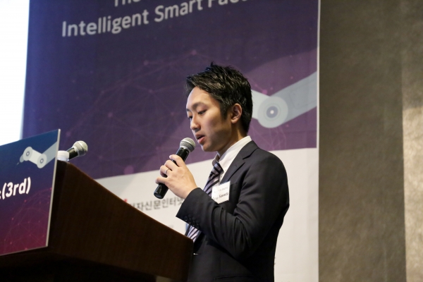 미쓰비스전기의 사와다 류지 씨는 ‘The Future of Smart Factory Led by AI and IoT’를 주제로 강연했다.