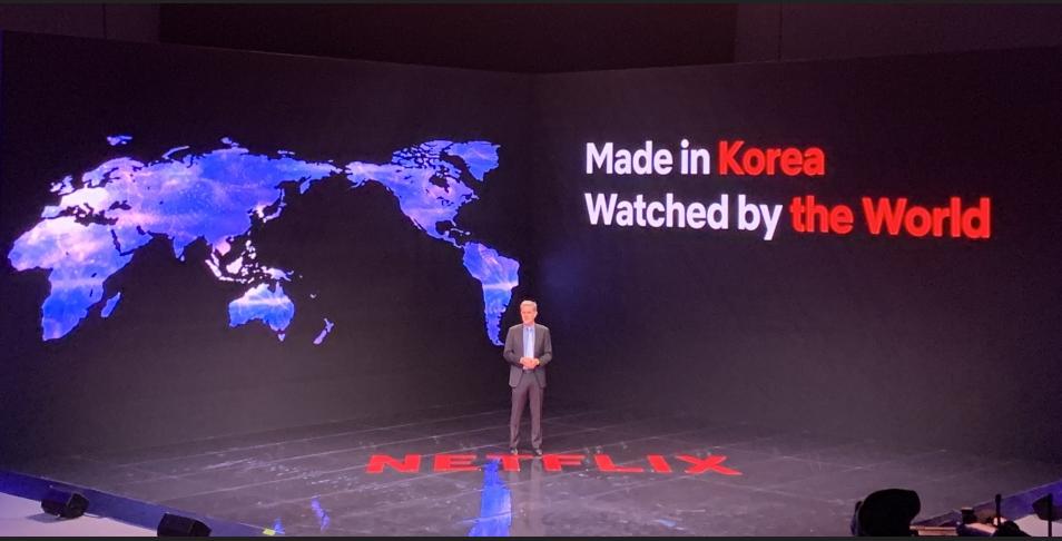 리드 헤이스팅스 넷플릭스 CEO가 2019 한-아세안 특별정상회의 문화혁신포럼에서 기조연설을 하고 있다.
