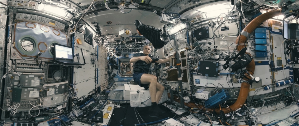 22일 공개된 'Space Explorers: The ISS Experience’ 에피소드1의 한 장면.