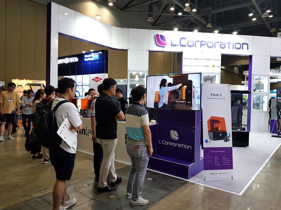 엘코퍼레이션이 ‘2019 인사이드 3D 프린팅 컨퍼런스&엑스포’에 참가한 모습
