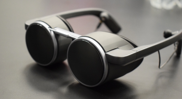 파나소닉이 CES 2021에 출품한 안경 형태의 VR글라스. 사진=파나소닉