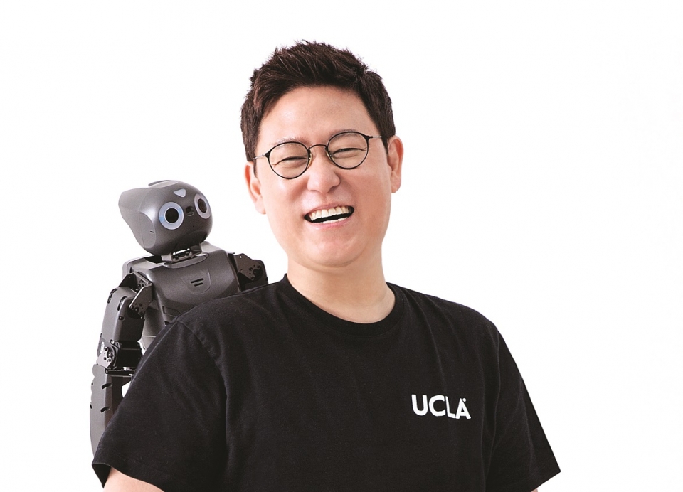 세계적 로봇 공학자 데니스 홍 UCLA 교수