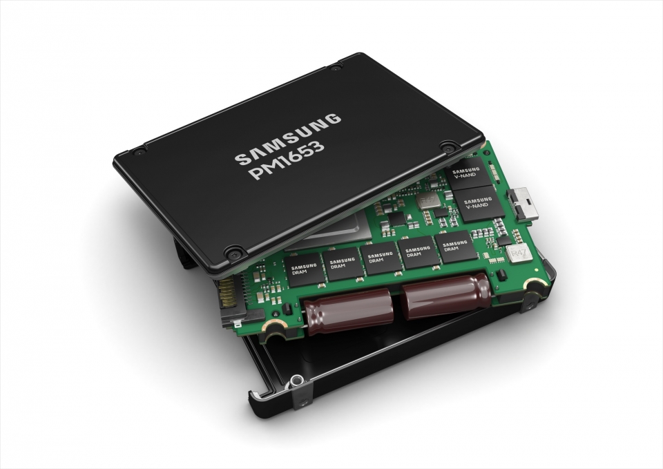 삼성전자, SAS 표준 최고성능 서버용 SSD 'PM1653'